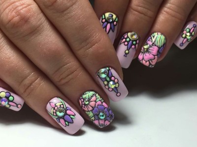 Фото Маникюр с дизайном Sweet bloom из категории Страничка мастера маникюра. Делимся профессиональными секретами