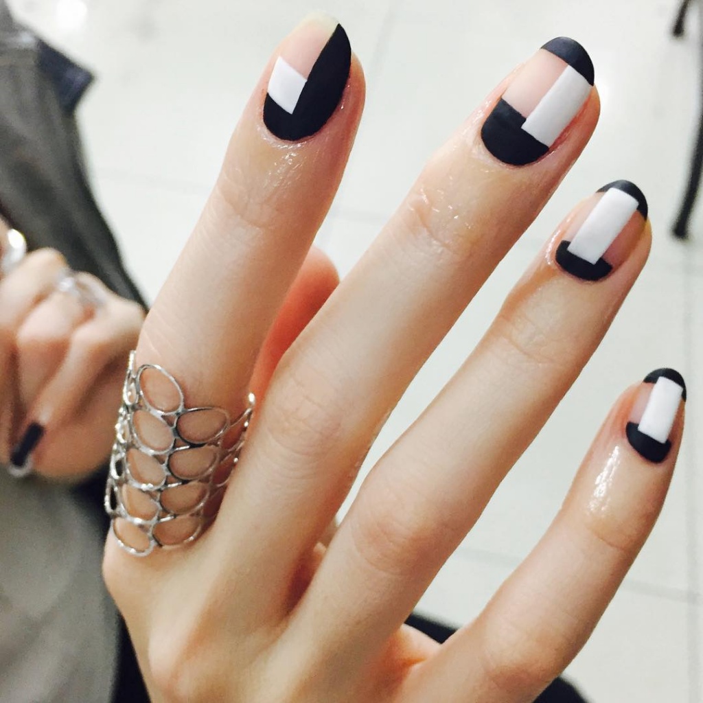 Negative space ногтей