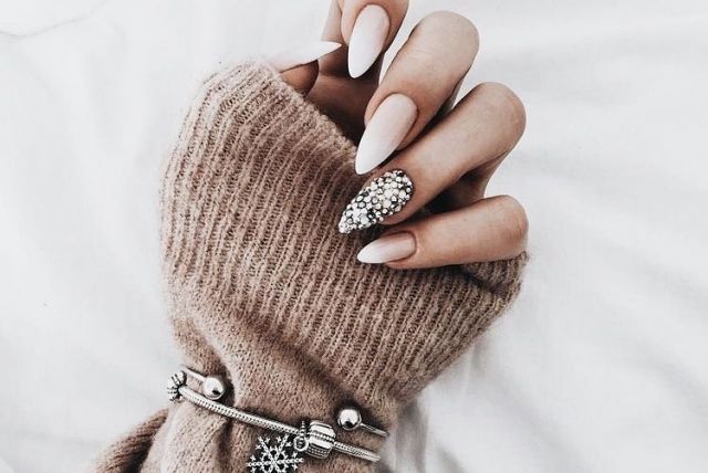 Нюдовый маникюр - фото модных нюдовых дизайнов 2022-2023 года